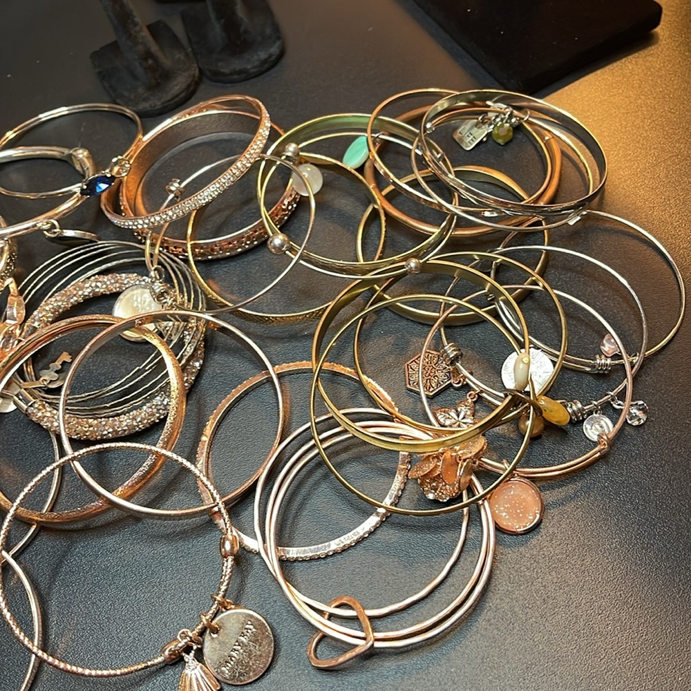 35 Bundle Bracelets - image 3